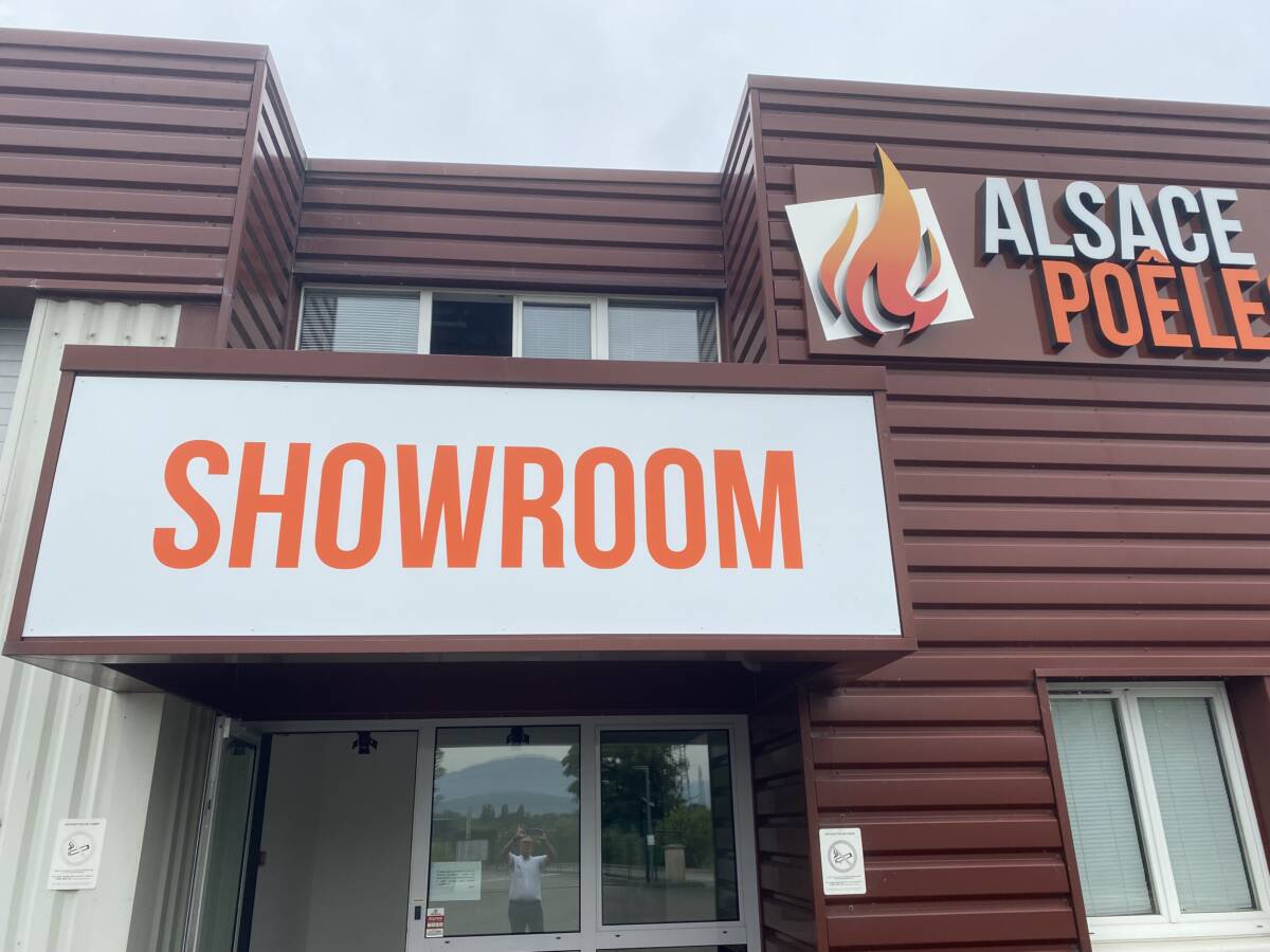 Comment les enseignes adh&eacute;sives peuvent-elles augmenter la visibilit&eacute; de votre entreprise ? Thann